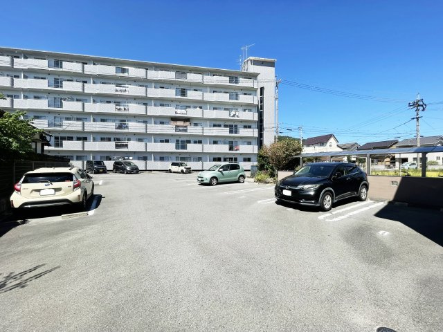 フィオーレ沖浜Ⅱの駐車場