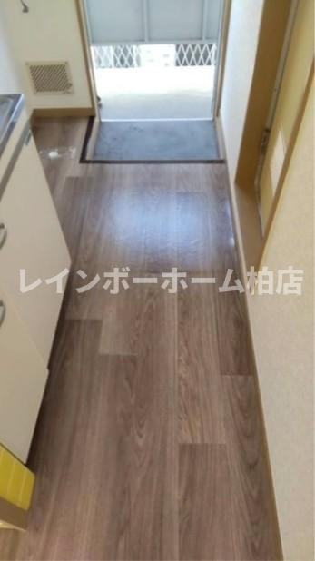 特典：仲介手数料が無料です!!の内装|玄関周辺です