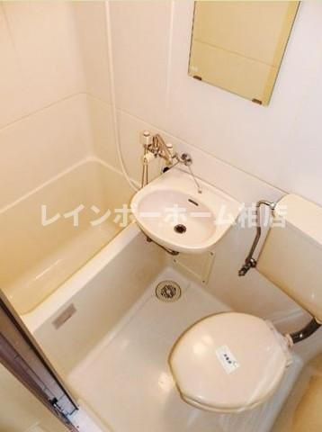 特典：仲介手数料が無料です!!の浴室