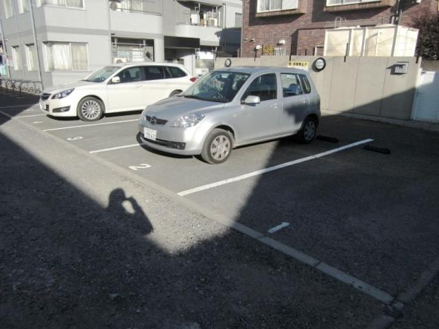 ル・サンミルの駐車場