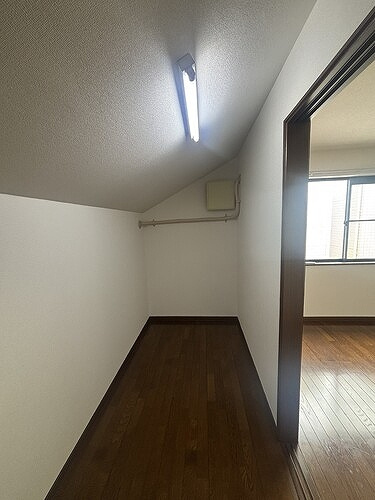 世田谷区奥沢８丁目戸建てのその他|2F  ウォークインクローゼット（内装後）