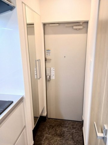 ヌーヴェル　ラ　ヴィの玄関