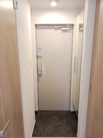 ヌーヴェル　ラ　ヴィの玄関