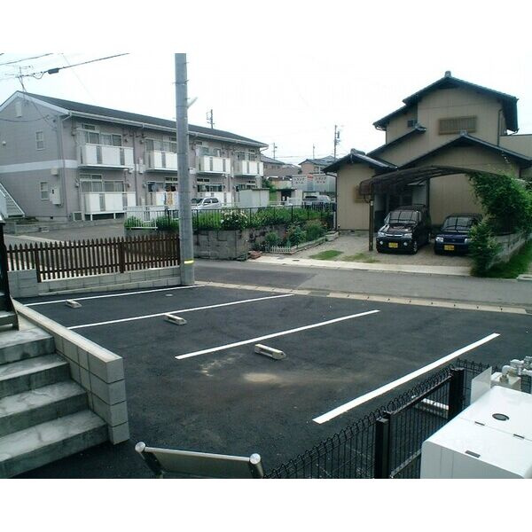 STEP1の駐車場