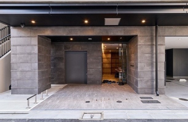 墨田区石原４丁目の賃貸マンションのエントランス