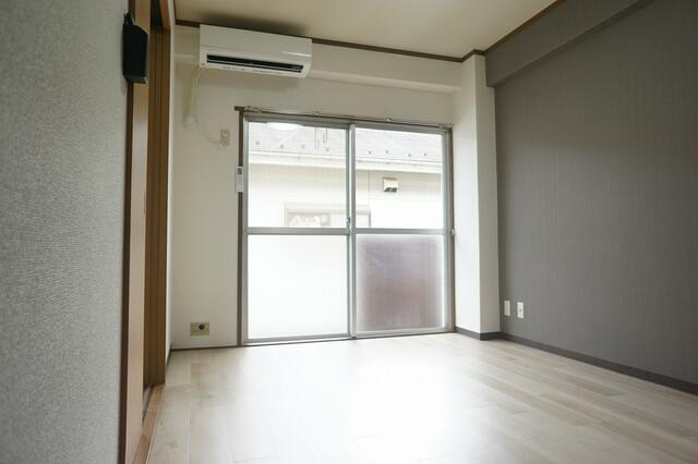 かみやマンションの居間・リビング
