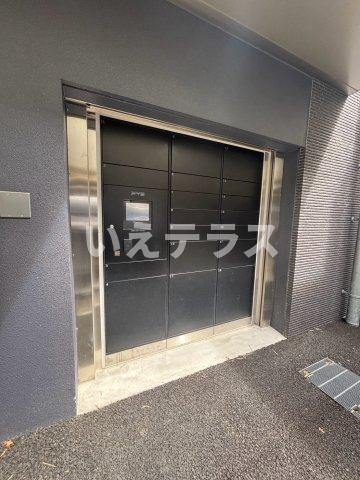 エスリード神戸三宮ヒルズのエントランス