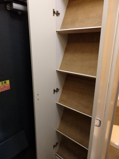 レオパレス新高円寺の収納