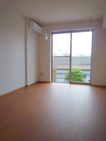 Maison Takamiの居間・リビング|★明るい南向きの角部屋です★