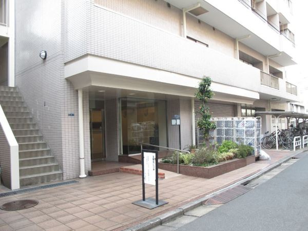 ライツ菊川のエントランス|毎日通るエントランスはこのようになっています