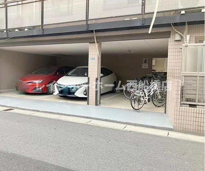 Dエスト東野の駐車場