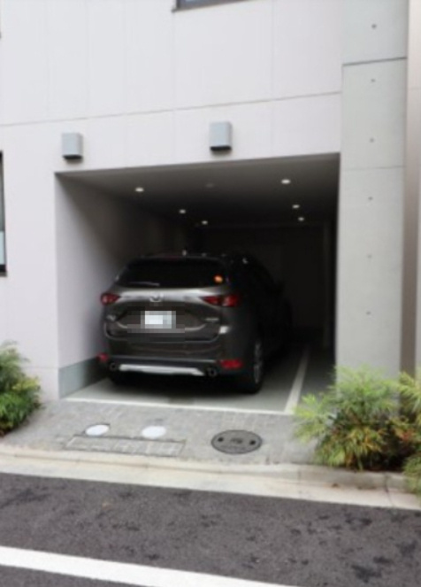 GENOVIA新大塚の駐車場