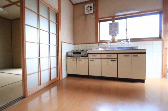 高島町１８８借家西の居間・リビング|ゆったり過ごせる居間です