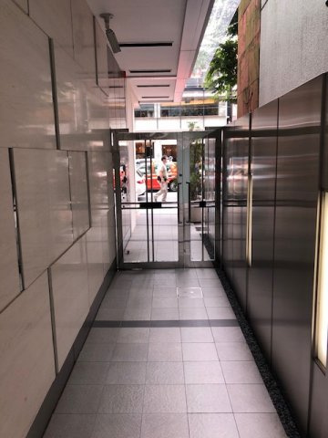 SANWA南青山Bldg.のエントランス