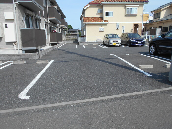 ミルキーコートの駐車場