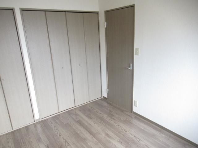 ミレニアム福田の洋室