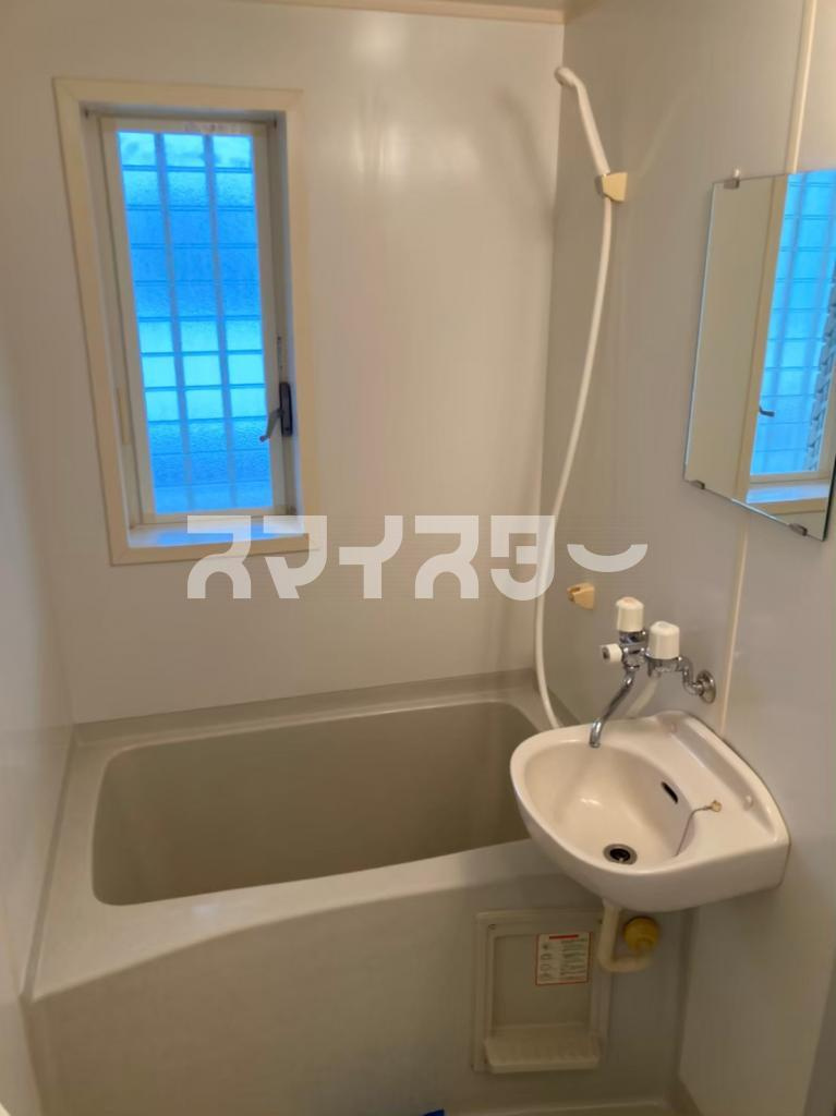 ガーネットの浴室