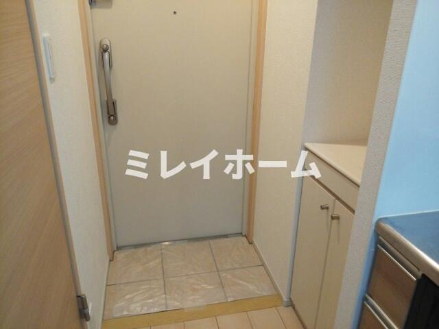 グランドラインⅢの玄関|同建物内、別のお部屋の参考写真になります。