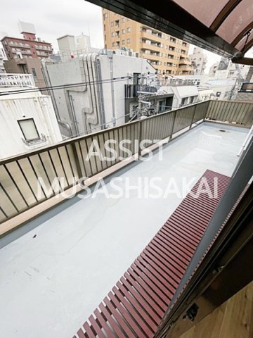 ウッズ吉祥寺のバルコニー