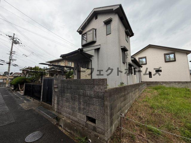 禁野本町戸建　賃貸の外観|外観は落ち着いています