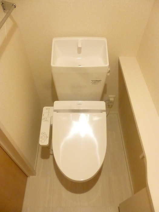 D-room宙のトイレ
