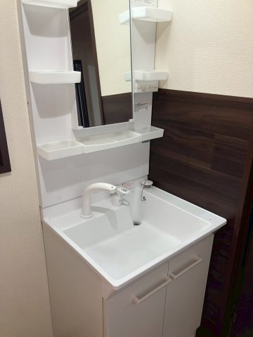 巴町コロンバスタワーの独立洗面台|※同タイプ別部屋のお写真です