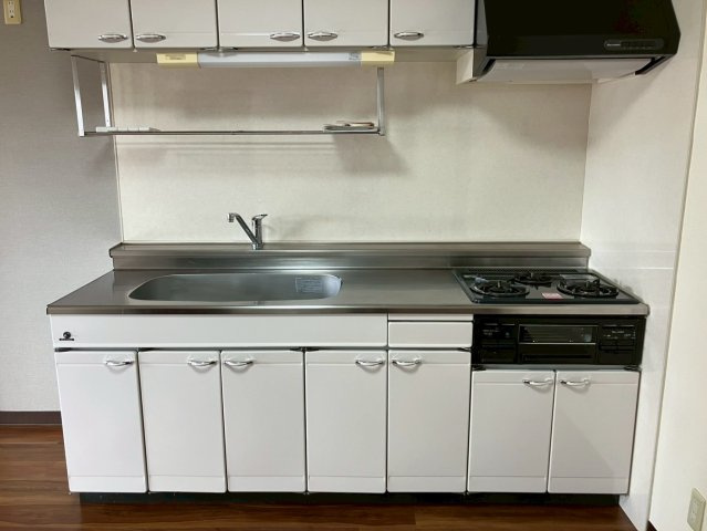 巴町コロンバスタワーのキッチン|※同タイプ別部屋のお写真です