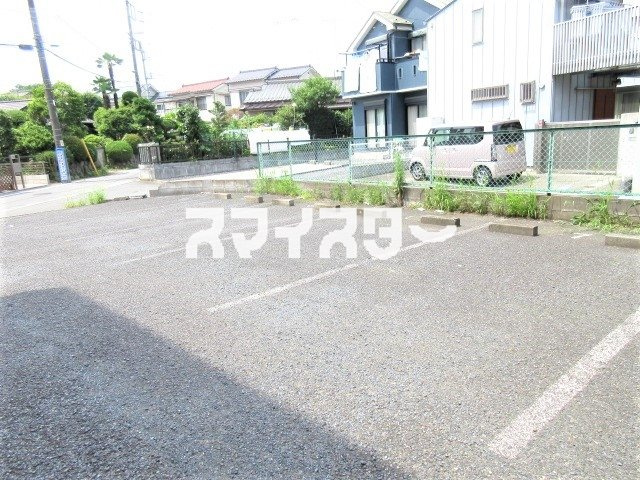アメニクスMの駐車場