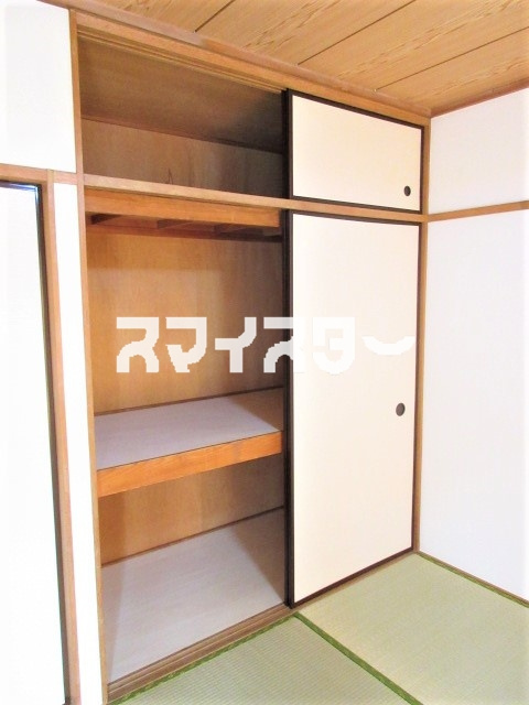 あきる野市小川の賃貸マンションの収納