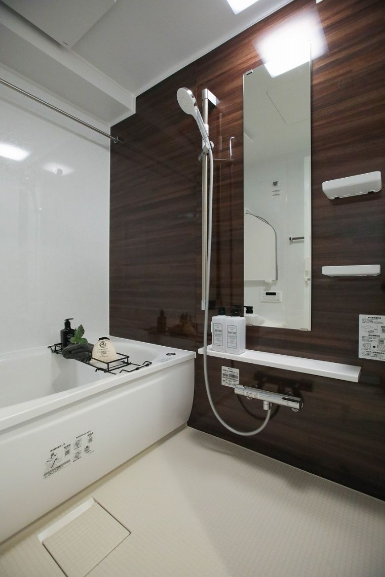 ライオンズマンション菊川リバーサイドの浴室|ライオンズマンション菊川リバーサイド：雨の日のお洗濯ものを干すにも便利な浴室乾燥機・追い焚き機能付き浴室です！