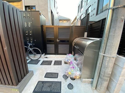 【エントランス】