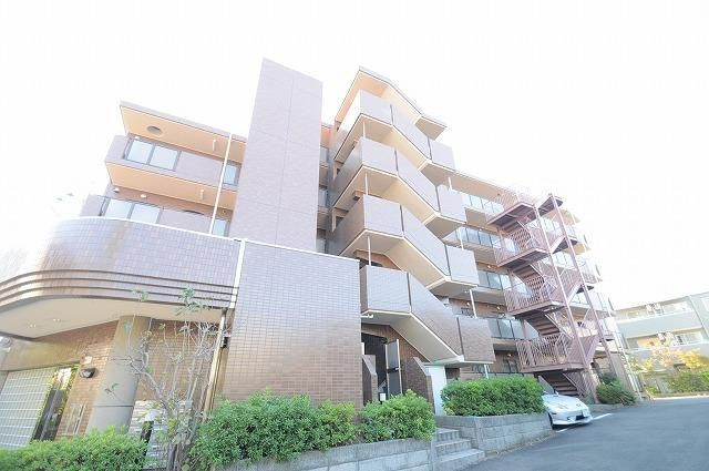 カサベルデ宮崎台の外観