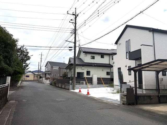 比企郡嵐山町志賀4期　新築戸建の前面道路含む現地写真