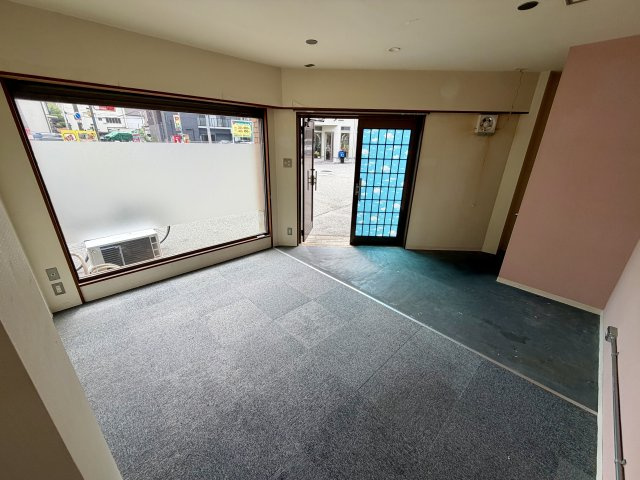 大阪市北区中津４丁目の店舗事務所の内装