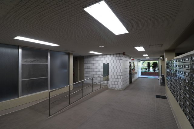 コボリマンション南茨木のエントランス