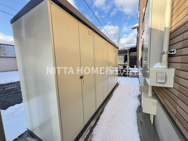豊岡市小田井町のアパートのその他共用部分|スタットレスタイヤを保管することができます◇