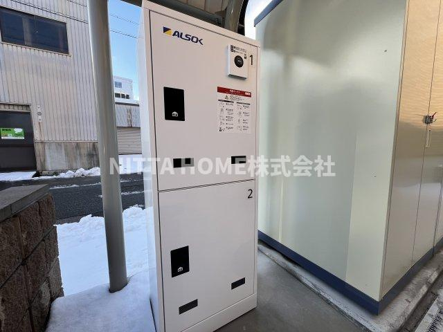 豊岡市小田井町のアパートの設備|不在時の荷物の受け取りに便利な宅配ＢＯＸ☆