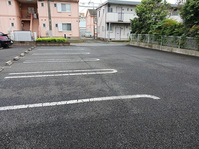 セレブリテの駐車場