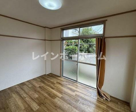 旭マンションの寝室