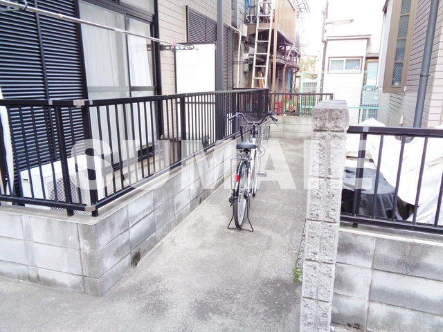ドルチェ王子神谷のエントランス|建物入口です