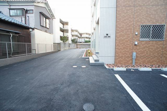 ケヤキ　グランデの駐車場