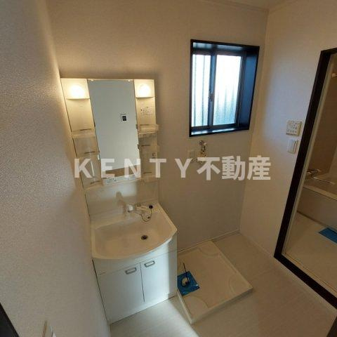 【洗面所】 | ドルミティーナ田園調布 | 使いやすい洗面所です