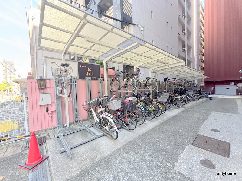 パレロワイヤル順慶町　仲介手数料無料の駐車場
