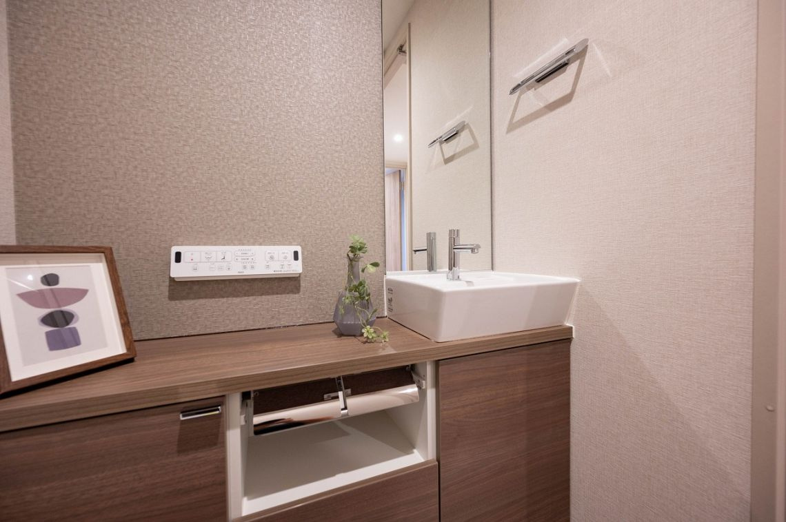 ライオンズマンション弦巻グランフォートのトイレ|ライオンズマンション弦巻グランフォート：トイレには洗面台が付いております！