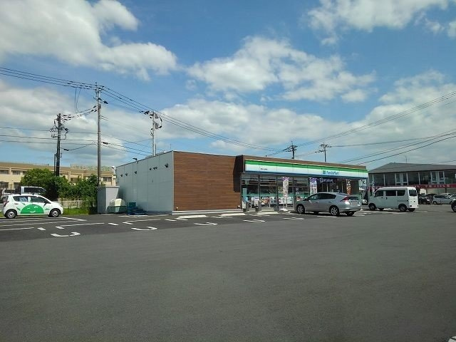 Ｌａｖｉｅ　ｃｌａｉｒ　Ⅴの周辺|ファミリーマート小山町店まで450m