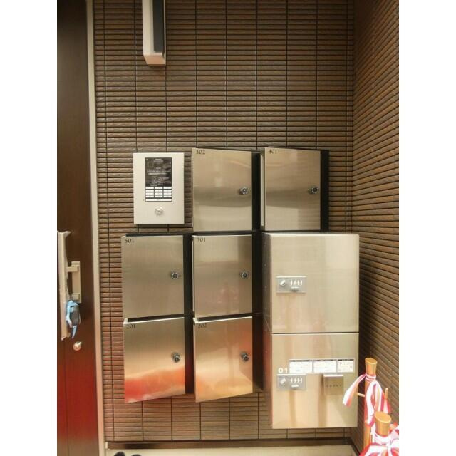 あざみビルのエントランス
