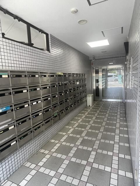 イーグル巣鴨のエントランス