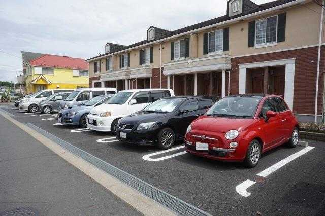 サンリットの駐車場