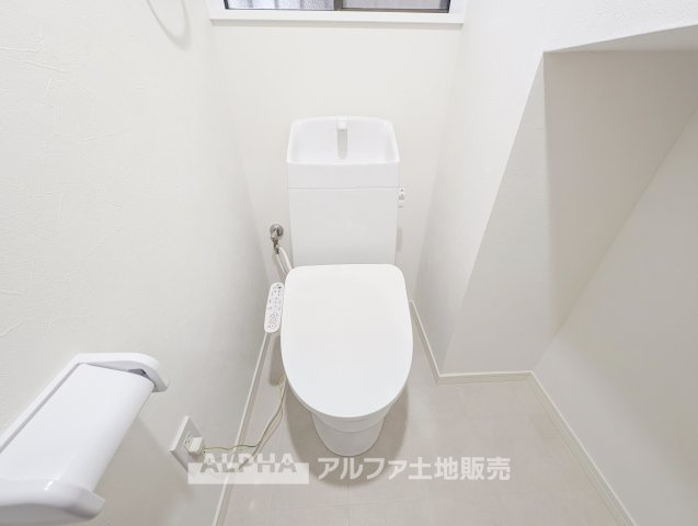 青梅市河辺町6丁目 中古戸建のトイレ|【Toilet】◆新品トイレ◆リフォームでトイレを新品交換。毎日使用する場所だからこそ、新しく整えられた設備で気持ちよく使えます。