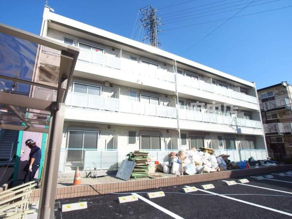 リブリ・フローレス壱番館の駐車場